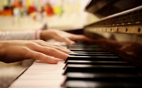 Klaviertechnik: Eine Hand spielt lauter als die andere